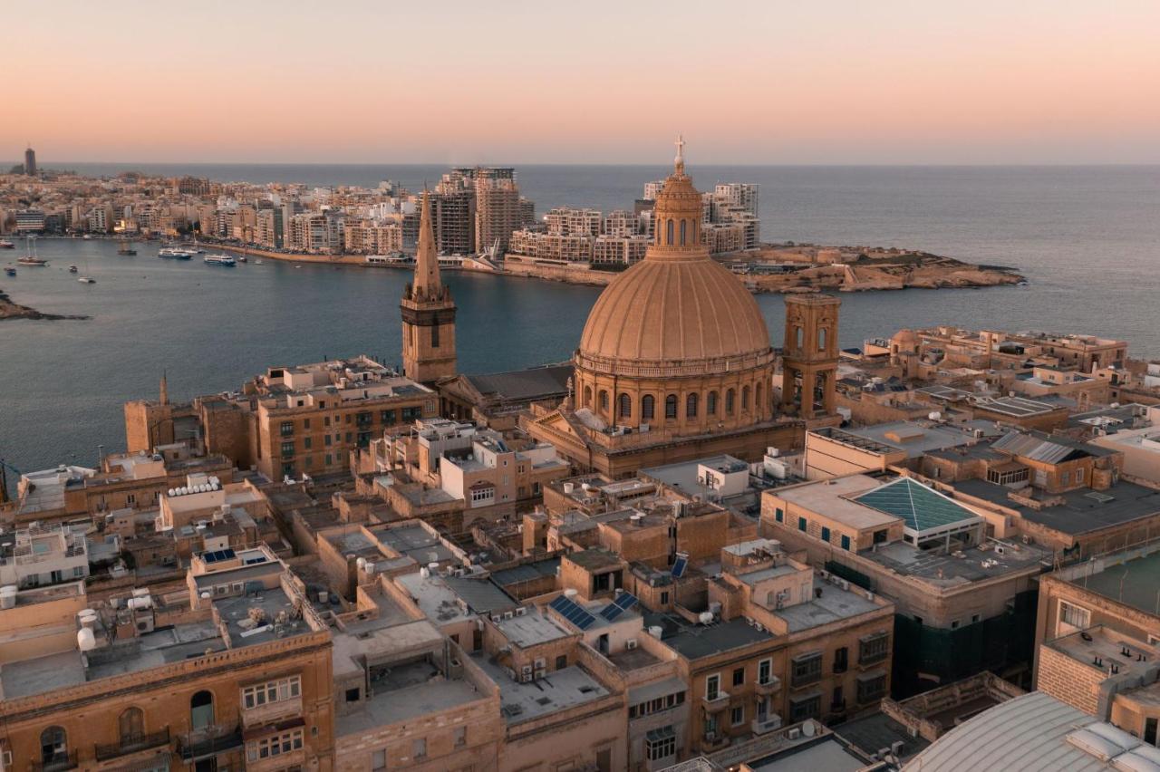 The Embassy Valletta Hotel エクステリア 写真